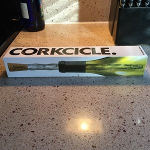 ♦️SOLD♦️Corkcicle Wine Chiller